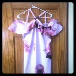 Beautiful bodycon dress with flowers.